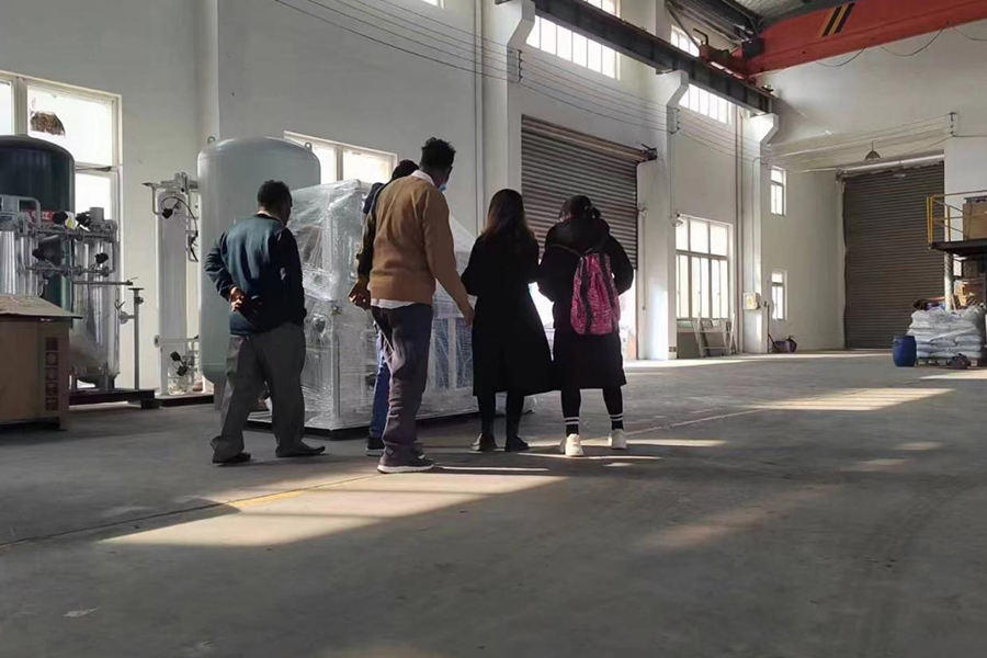 Khách hàng Ấn Độ đến thăm Nhà máy “Jiangsu Luoming” và Hợp đồng mực cho máy tạo oxy 20Nm3/h