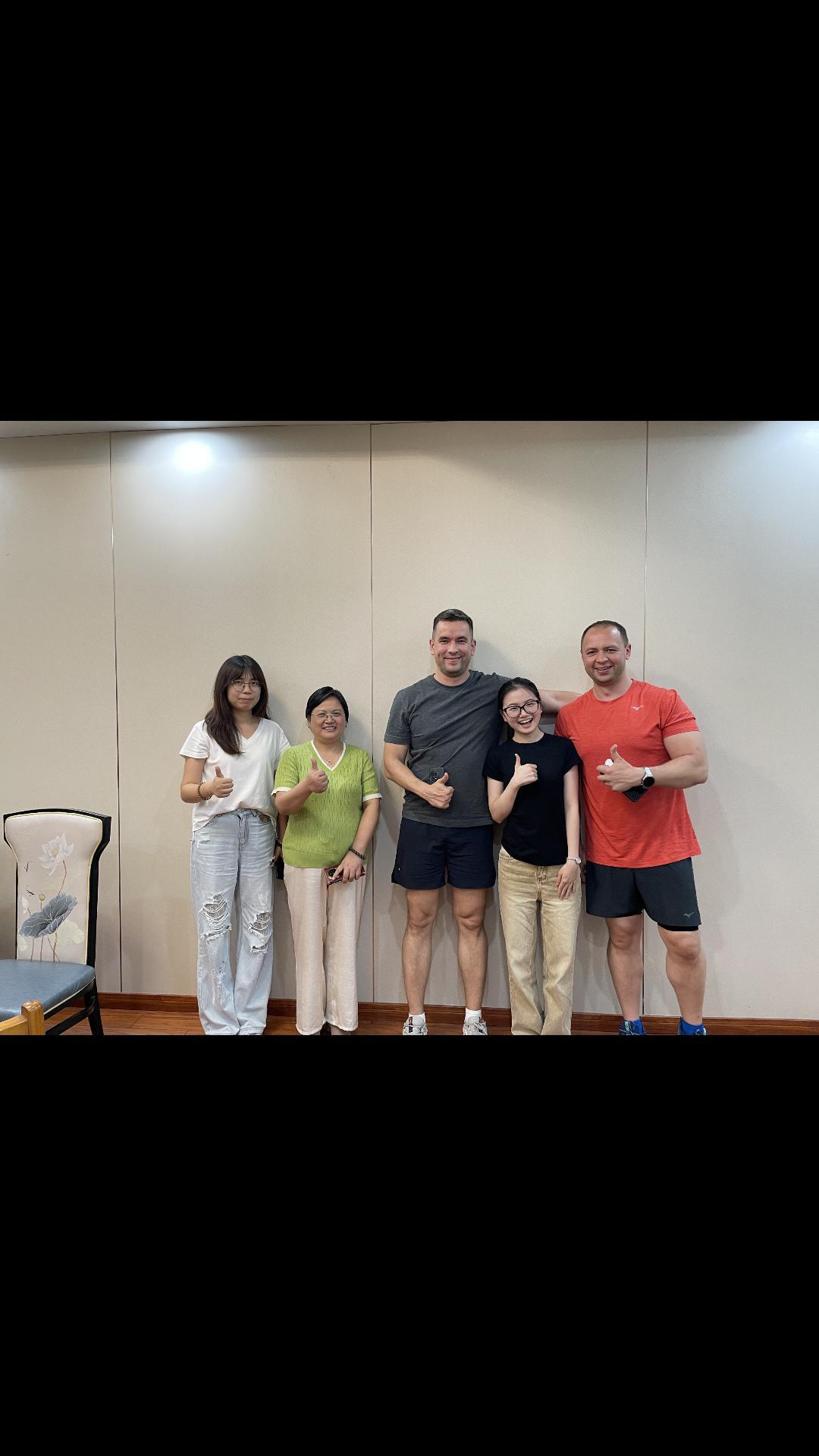 Khách hàng Nga đến thăm cơ sở thanh lọc Luo Ming để kiểm tra tại chỗ